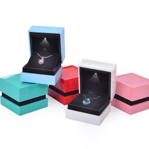 Wholesale china manufacturer luxury in stock led light metal jewelry box