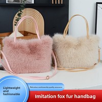 2025 nouveau sac à main en fausse fourrure de renard en peluche de haute qualité à la mode petit sac fourre-tout de Style Simple