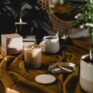 Huaming-Vela de aromaterapia de vidrio esmerilado <span class=keywords><strong>para</strong></span> decoración del hogar, sin logotipo, cera de soja de lujo, vela perfumada con aceite esencial, sin etiqueta, con tapa de madera - Product Image 5