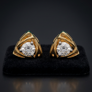 Boucles d'oreilles clous en diamant de laboratoire certifié IGI, or massif 14K 18K, 1ct 2ct, taille brillant rond, DEF VVS, CVD HPHT, forme triangle - Product Image 1