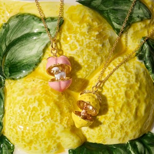 Novedades: Collar con Colgante de <span class=keywords><strong>Frutas</strong></span> (Manzana, Melocotón, Fresa) - Chapado en Oro con Retención de Color - Product Image 3