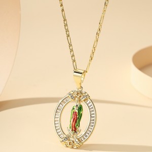 Colgante de Cruz Religiosa Chapado en Oro con Circonita Cúbica de Corte Esmeralda, Estilo Hip Hop, Completamente Cubierto de Circonitas, Regalo para Hombre - Product Image 3