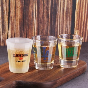 Verre à shot de 2 oz avec design de décalcomanie personnalisé pour la vodka et le <span class=keywords><strong>whisky</strong></span>, verres à shot sexy pour la tequila pour bar, verre changeant de couleur - Product Image 4