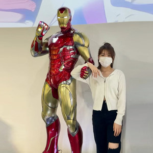 รูปปั้นไอรอนแมน มาร์ค 85 ขนาดเท่าคนจริงจากมาร์เวล อเวนเจอร์ส 1:1 พร้อมถุงมืออินฟินิตี้และไฟ LED ทำจากไฟเบอร์กลาสเรซิ่น ของสะสมตกแต่ง - Product Image 2