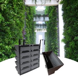 Pots en plastique verticaux de haute qualité pour plantes murales, jardin vertical avec irrigation - Product Image 1