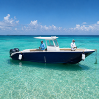 Bateau de pêche confortable et robuste en aluminium avec console centrale, double moteur et direction hydraulique pour la pêche en mer et la pêche commerciale