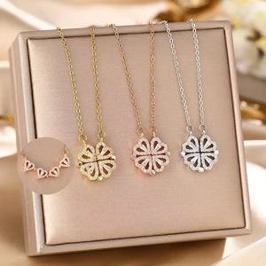 Colgante de Trébol <span class=keywords><strong>con</strong></span> Cuatro Corazones Magnéticos Combinables de Aleación de Circonio, Brillante y de Lujo Ligero, Regalo Lindo para el Día de San Valentín para Mujer - Product Image 1