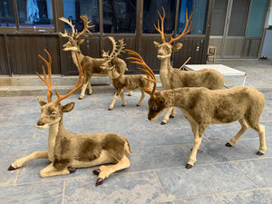 เรนเดียร์ขนาด1.1ม. 1.4ม. ของเล่นรูปสัตว์ในฟาร์มที่ทันสมัยมีขนยาวขนาดใหญ่เหมือนจริงสำหรับตกแต่งเทศกาลคริสต์มาสกลางแจ้ง - Product Image 4