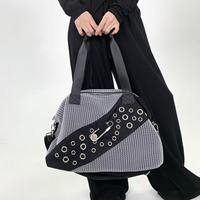Tas Tote Y2K Street Personalized Millennium Spicy Girl dengan Pin Splicing, Kapasitas Besar, Tas Selempang Bahu Tunggal