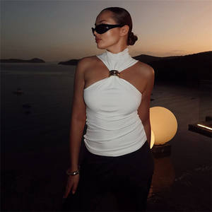 2025 nuova decorazione personalizzata da donna con fibbia in metallo <span class=keywords><strong>senza</strong></span> <span class=keywords><strong>spalline</strong></span> pendenti con collo Sexy e Slim top femminili - Product Image 1