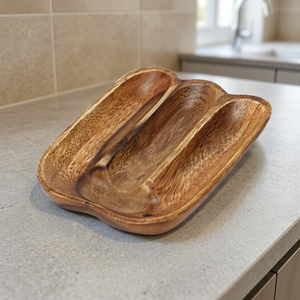 B.S INTERNATIONAL Bandeja de Servir de Madera Hecha a Mano de Lujo con Tres Compartimentos para Alimentos, Bocadillos y Bebidas, Uso Residencial, Acabado Pulido - Product Image 1