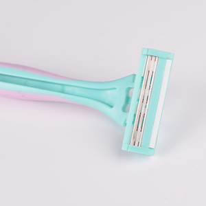 Triple Blade <span class=keywords><strong>Venus</strong></span> Razor For Girls 2 piezas por paquete - Product Image 4