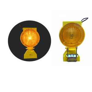 ไฟเตือนแบบกั้นทางด้วยพลังงานแสงอาทิตย์ LED สีเหลือง - Product Image 1
