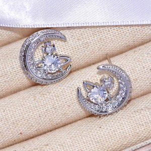 Boucles d'oreilles clous Céleste Lune et Planète pour Femme, Bijoux Tendance Scintillants et Audacieux - Product Image 5