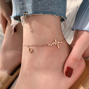 Bracelet de <span class=keywords><strong>cheville</strong></span> mignon avec breloque cœur <span class=keywords><strong>creux</strong></span> Bracelet de <span class=keywords><strong>cheville</strong></span> en <span class=keywords><strong>acier</strong></span> inoxydable anti-ternissement <span class=keywords><strong>pour</strong></span> femme - Product Image 1