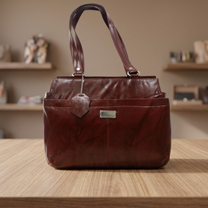 Pochette pliable en cuir véritable pour femmes BS INTERNATIONAL pour la Saint-Valentin, durable, imperméable, avec fermeture éclair, capacité jusqu'à 1L - Product Image 1