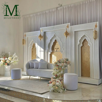Backdrop lengkung akrilik putih bergaya India mewah dengan laser cut, untuk dekorasi panggung pernikahan