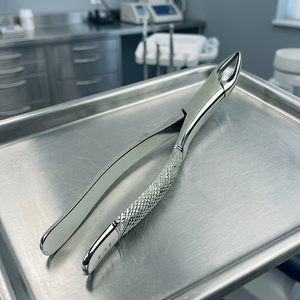 Instruments chirurgicaux dentaires manuels en acier inoxydable Forgeline Industries, forceps d'extraction des premolaires supérieurs et inférieurs, pour dentistes - Product Image 2