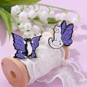 Mor kelebek kediler Metal Pin özel cadı kedi broş komik hayvan yaka rozetleri toptan yumuşak emaye pimleri - Product Image 6