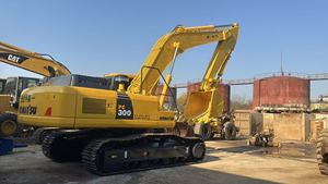 Excavadora Komatsu PC300 Usada en Japón, Año 2020, Motor Cummins de 103HP, 30 Toneladas, Capacidad de Cucharón de 1.2m, Cilindro Hidráulico HAWE de Alta Calidad - Product Image 2