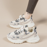 Vente en gros de chaussures de créateur de luxe respirantes et confortables avec logo personnalisé pour l'extérieur chaussures de course pour femmes