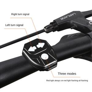 自転車用ワイヤレスリモコンターンシグナル - リモコン付きLEDブレーキテールライト、昼夜のサイクリング安全のためのUSB充電式 - Product Image 2
