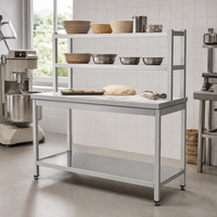 Table de travail multi-niveaux en acier inoxydable avec étagère supérieure, plan de travail central, étagère inférieure et pieds réglables