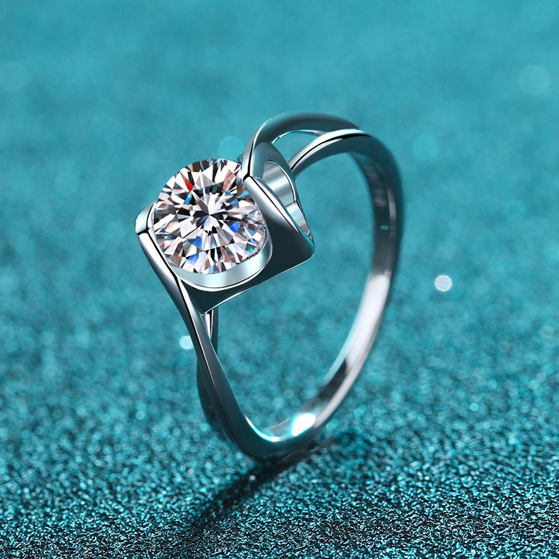 Eternal Heart 925 Sterling Silver Wedding Ring with Moissanite