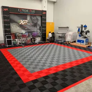 400 × 400 × 18 mm rutschfester Garagenboden Pp ineinandergreifender Boden Autowaschanlage / mobile Werkstatt Garage-Bodenfliesen