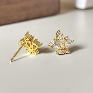 Pendientes de Corona con Circonita Cúbica y Baño de Oro de 18K para Mujer, Disponibles al por Mayor - Product Image 6