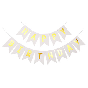 Guirnalda de Letras de Papel Dorado con 'HAPPY BIRTHDAY' y Serpentinas en Forma de Cola de Pez para Decoración de Fiestas de Cumpleaños - Product Image 4