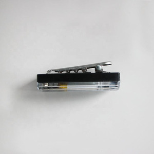 Màu Đỏ màu xanh ánh sáng trắng sạc LED đa chức năng Clip nhấp nháy cảnh báo an toàn Vai ánh sáng chiếu sáng khẩn cấp - Product Image 3