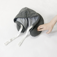 2024 nouveau Design doux confortable en forme de U oreiller personnalisé broderie Logo mémoire mousse à capuche voyage cou à capuche oreiller pour avion