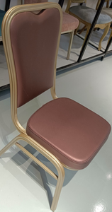 Silla de Bar Moderna con Estructura Metálica Rosa, Diseño Estable, Construcción Duradera y Ecológica para Uso Doméstico y Comercial - Product Image 5