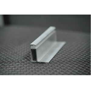Profilé de rail de montage solaire en aluminium extrudé très demandé pour les systèmes d'installation de panneaux photovoltaïques, disponible à la vente - Product Image 1
