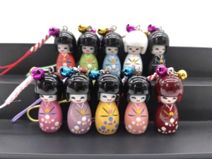 Yeni lot 20 adet 10 renk mix japon oryantal Kokeshi bebek cep telefon askısı kadın kızlar çanta çanta Charm - Product Image 5
