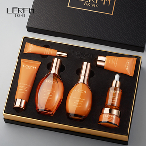 Coffret de Soins Visage 7 Pièces Anti-Âge et Anti-Rides avec Sérum, Hydratant à la Niacinamide, Éclaircissant, Vitamine <span class=keywords><strong>C</strong></span>, Non Testé sur les Animaux pour une Belle Peau - Product Image 1