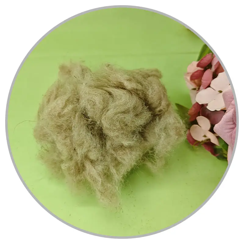 Fibre naturelle pure de chanvre 100% pour la filature Mélange de fibres brutes de chanvre