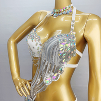 Nouveau costume de danse du ventre sexy à paillettes pour femmes, soutien-gorge, jupe, collier, ensemble de 3 pièces, costume de spectacle fait à la main avec des perles, vêtements