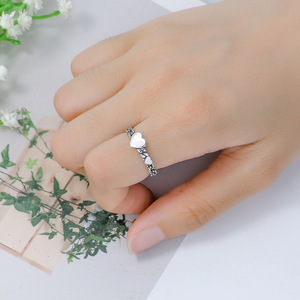 Anello Aperto Regolabile a Doppio Cuore per Donne, Colore Argento Anticato, Gioiello da Dito alla Moda - Product Image 3