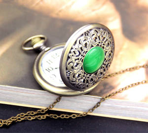 ساعات جيب عتيقة جديدة بتصميم كريستال أخضر زمردي، ساعات جيب كوارتز مع سلسلة قلادة للرجال والنساء، ساعة جيب - Product Image 2