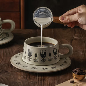 Tasses et soucoupes à café rétro de Chaozhou, rondes, à motif floral, pour le thé de l'après-midi, style japonais haut de gamme - Product Image 2