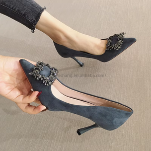 Chaussures à talons hauts pointus à enfiler pour femmes, idéales pour le bureau et les mariages (chaussures de mariée) - Vente en gros - Product Image 1