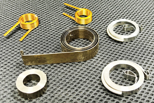 सस्ती अच्छी गुणवत्ता वाली उच्च गति बहु अक्ष खाद्य मशीनरी कन्वेयर बेल्ट सीएनसी स्प्रिंग मशीन - Product Image 5