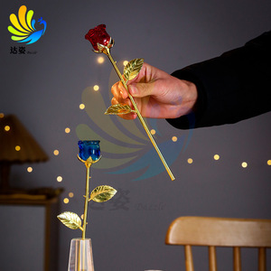 Ornement de rose en cristal rouge, rose, doré, blanc, design moderne, cadeau de saint-valentin pour les couples, les petites amies, les épouses - Product Image 4