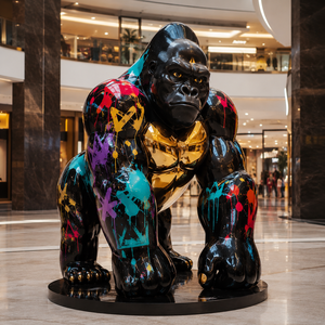 Escultura <span class=keywords><strong>de</strong></span> Resina Personalizada <span class=keywords><strong>de</strong></span> <span class=keywords><strong>Gorilas</strong></span> Dorados con Graffiti, Estatua <span class=keywords><strong>de</strong></span> King Kong Sosteniendo una Botella <span class=keywords><strong>de</strong></span> Vino, Modelo <span class=keywords><strong>de</strong></span> Chimpancés con Galvanoplastia - Product Image 1