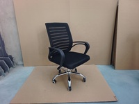 Chaise de bureau exécutive pivotante confortable en tissu maillé noir avec accoudoirs – Promotion Chine