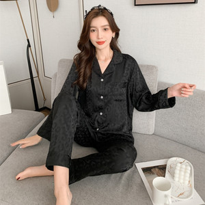 Nuovo <span class=keywords><strong>Pigiama</strong></span> da <span class=keywords><strong>Donna</strong></span> in Seta Ghiaccio Personalizzato, con Stampa Leopardata Jacquard e Tinta Unita, a Maniche Lunghe e Pantaloni, per Casa, Due Pezzi - Product Image 5
