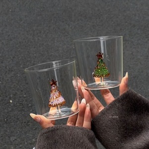 Tasse à <span class=keywords><strong>eau</strong></span> et à lait <span class=keywords><strong>3D</strong></span> en forme de sapin de Noël, mignonne et créative, en verre borosilicate transparent résistant à la chaleur avec poignée, design moderne - Product Image 2