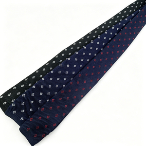 <span class=keywords><strong>Cravate</strong></span> en microfibre <span class=keywords><strong>bleu</strong></span> <span class=keywords><strong>marine</strong></span> à motif carré, toucher luxueux, idéale pour les événements d'entreprise haut de gamme - Product Image 5